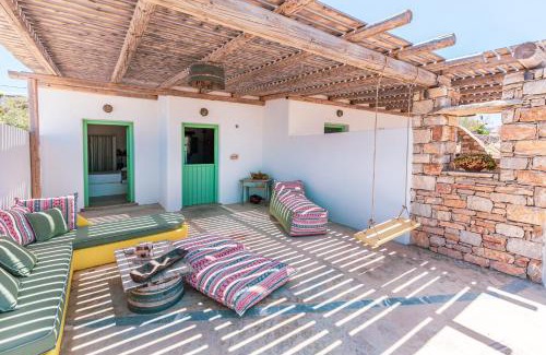 Schinoussa Town House | Ailouros Scenic Guest Houses