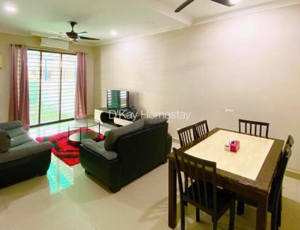 Bandar Sri Sendayan Apartment | Ainsdale Homestay 4 Bedrooms by DKAY in Seremban 2