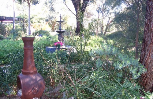 Bearii Villa | Aintree's Area's best kept secret.Courtyard Roomn