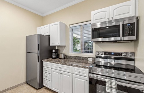 Fernandina Beach Condo | AIP Resort/Spacious/10 Min. Walk to the Beach/Updated Furniture