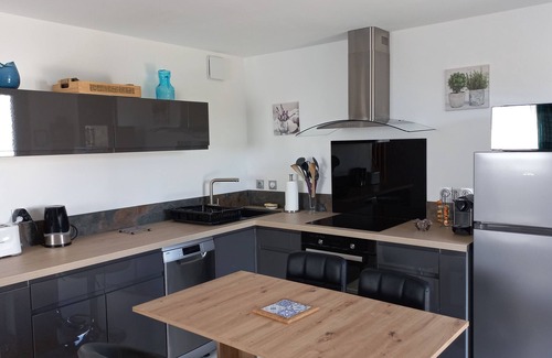 Saint-Cezaire-sur-Siagne House | AIR-CONDITIONED SELF-CONTAINED APARTMENT WITH PRIVATE GARDEN, RELAXATION AREA AND JACUZZI.
