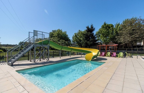 Saint-Martial-de-Nabirat Ski Chalet | Air-conditioned mobile home with pool & fishing ponds – Périgord Noir, near Sarlat