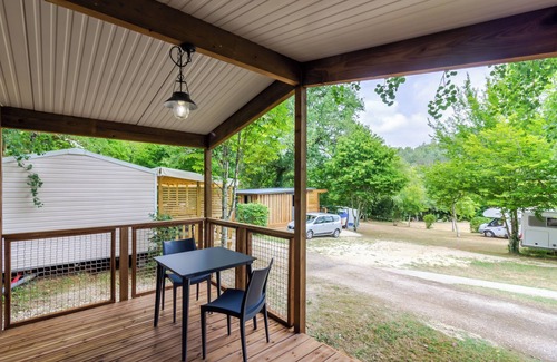 Saint-Martial-de-Nabirat Ski Chalet | Air-conditioned mobile home with pool & fishing ponds – Périgord Noir, near Sarlat
