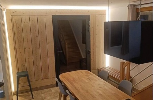 Saint-Roman-de-Malegarde House | Air-conditioned house with heated swimming pool