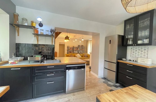 Moret-Loing-et-Orvanne House | Air-conditioned family home, garden, cinema and games