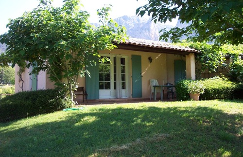 Moustiers-Sainte-Marie House | Air-conditioned vacation home 500 from the village in Moustiers Sainte-marie