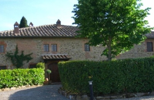 Castelnuovo Berardenga House | Air Conditioned 15th Century House with Pool on Wine Estate