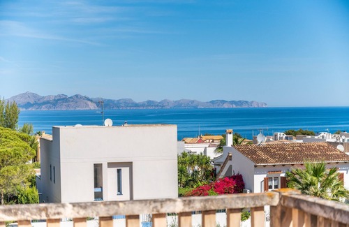 Urbanizacion Mont Ferrutx House | Air-Conditioned Holiday Home with Pool, Garden, Terrace & Wi-Fi