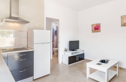 Conil de la Frontera House | Air-Conditioned Apartment with Pool, Terrace, Garden & Wi-Fi; Parking Available