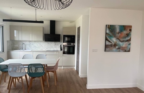 Saint-Clair-du-Rhone Apartment | Air-conditioned accommodation at the foot of Pilat. New. 6 to 7 passengers. fully equipped.