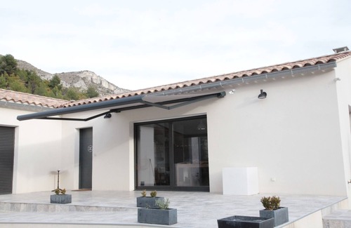 Buis-les-Baronnies House | Air-conditioned single storey villa with secure pool for 11 people