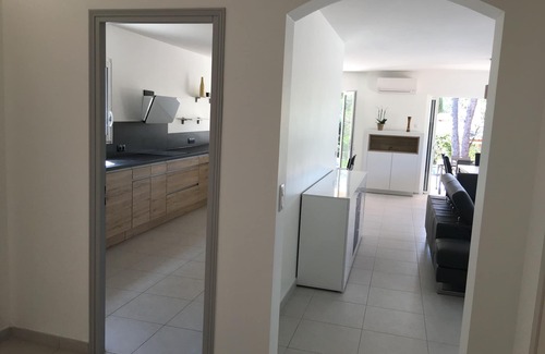 Puget-sur-Argens House | Air-conditioned detached villa with secure/heated swimming pool and large garden