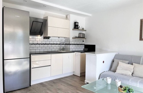 Cavaliere Apartment | Air-Conditioned 1-Bedroom Apartment with Pool, Wi-Fi, and Private Parking at Le Lavandou