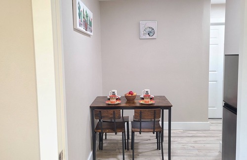 Keaau House | Air Conditioned 2 Bedrooms 1 Bath Apartment, fine decorated, Free Laundry in HPP