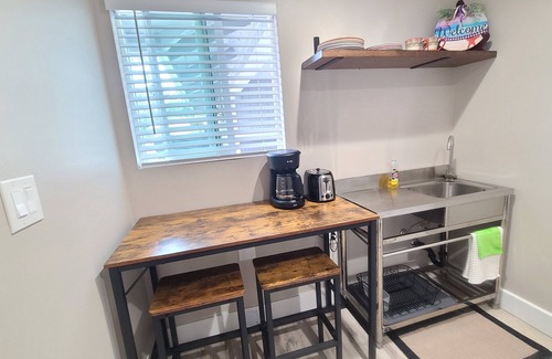 Keaau House | Air Conditioned 2 Bedrooms 1 Bath Apartment, fine decorated, Free Laundry in HPP