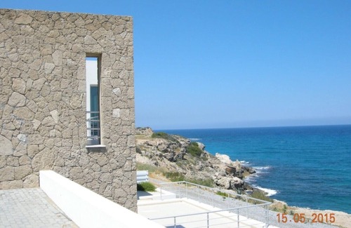 Kucukerenkoy Apartment | Air-conditioned Apartment As Close To The Sea As You Can Get