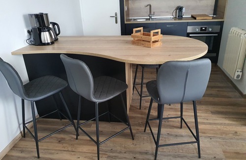 Beaune Apartment | Air-conditioned apartment* for 4 people