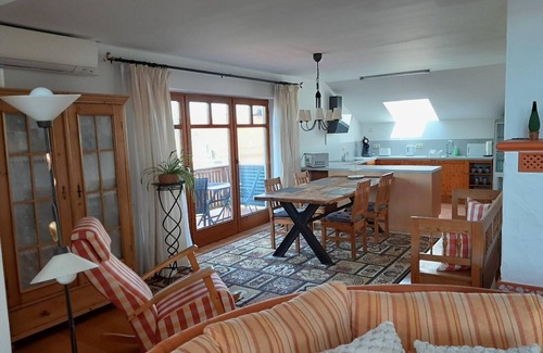 Loifling Apartment | Air-conditioned apartment (110sqm) with balcony and 2 bedrooms