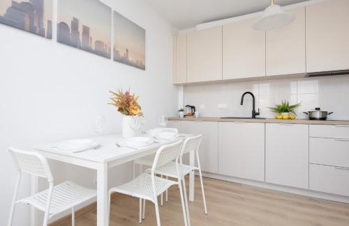 Ursynow Apartment | Air Conditioned Apartment in Warsaw with Parking, Desk and Balcony by Noclegi Renters