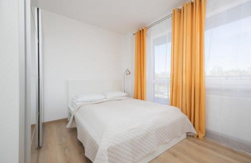 Ursynow Apartment | Air Conditioned Apartment in Warsaw with Parking, Desk and Balcony by Noclegi Renters