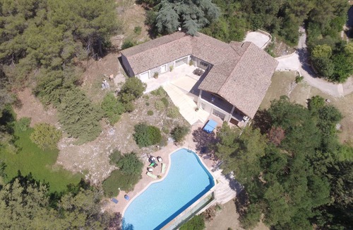 Fabregues Villa | Air-conditioned character house on 6 fenced acres, heated swimming pool