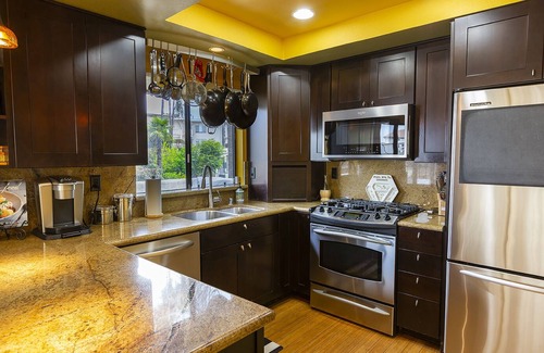 San Clemente House | Air Conditioned, Fire Pit, Hot Tub, Ocean view, 2 blocks to Pier, Beach, & Shops