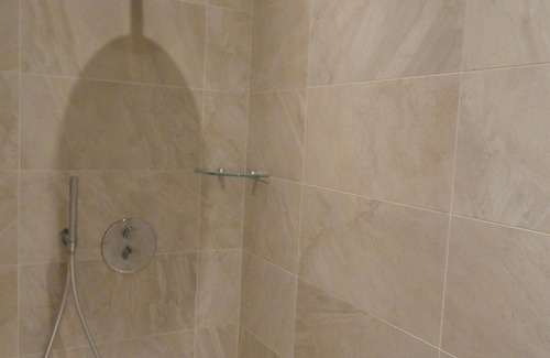 Joyeuse House | Air-conditioned guest room South Ardèche Swimming pool Spa