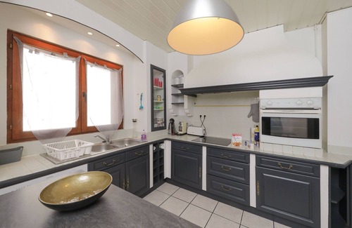 Colmar House | air-conditioned house in colmar town center with jacuzzi and private garden
