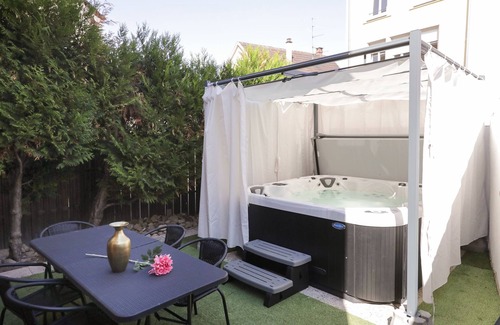 Colmar House | air-conditioned house in colmar town center with jacuzzi and private garden