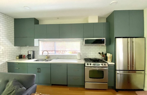 Mount Pleasant House | Air conditioned Private townhouse in trendy Mount Pleasant!