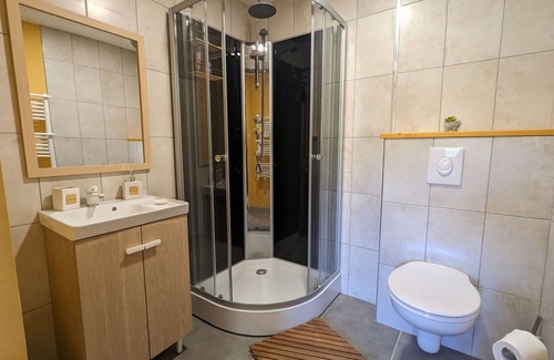 Rehaupal Bed & Breakfast | Air-conditioned room with private bathroom, garden access