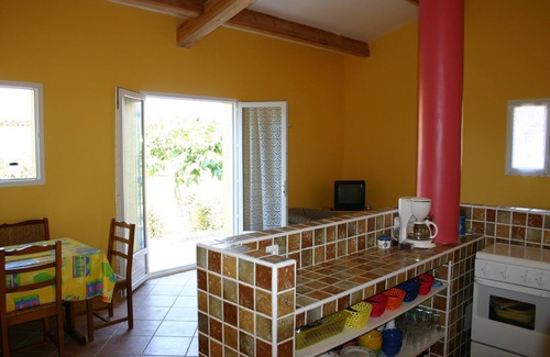 Verghia House | Air-conditioned seaside house