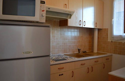 Saint-Cyprien Plage Apartment | Air-conditioned studio with balcony and parking, steps from the beach