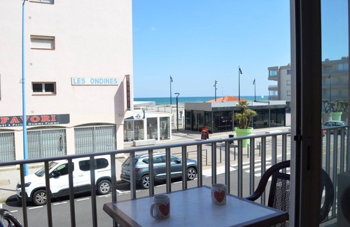 Saint-Cyprien Plage Apartment | Air-conditioned studio with balcony and parking, steps from the beach