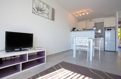 Patrimonio Apartment | Air-conditioned studio, panoramic view on St-Florent and its gulf, Access beach.