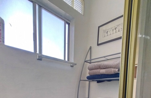 Gardena Apartment | Air Conditioned Studio Private Unit