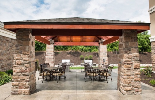 North Wales Condo | Air-Conditioned Suite | Gym, Indoor Pool