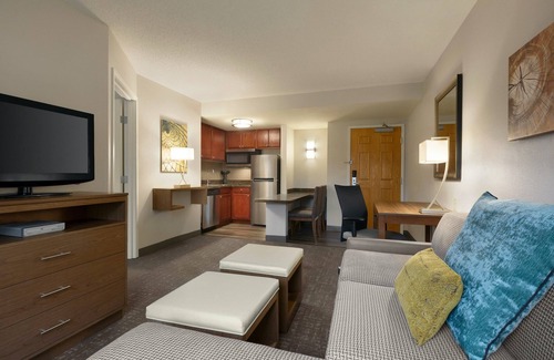 Tampa Condo | Air-Conditioned Suite Near Tampa International Airport | Free Breakfast!