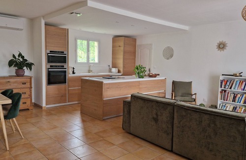 La Calmette Villa | Air-conditioned villa with swimming pool between the sea and the Cevennes mountains.