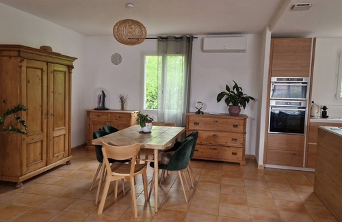 La Calmette Villa | Air-conditioned villa with swimming pool between the sea and the Cevennes mountains.