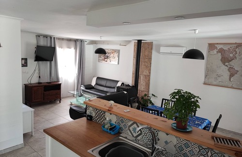 Saint-Bres House | Air-conditioned villa with pool at the gateway to the Cévennes