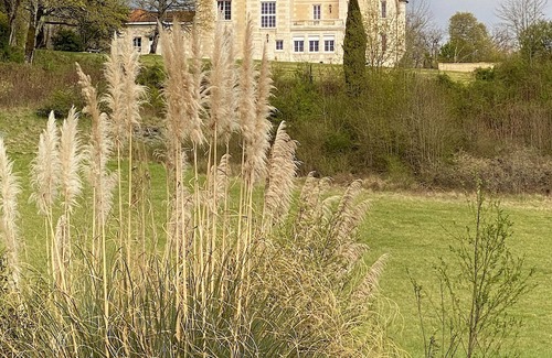 Nouvelle-Aquitaine Villa | Air-conditioned villa at Château de Bellevue, heated pool, 6 adults + 2 children