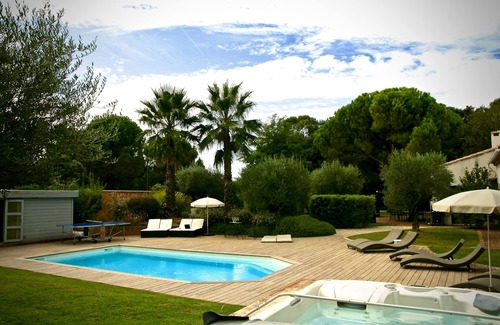 Vendargues Villa | AIR-CONDITIONED VILLA WITH JACUZZI AND SWIMMING POOL 4000 M2 GARDEN NOT OVERLOOKED