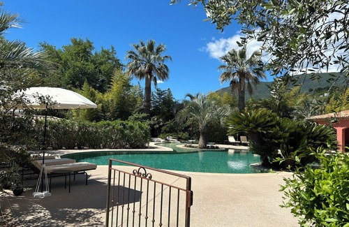 Carros Villa | Air-conditioned villa with private garden and swimming pool