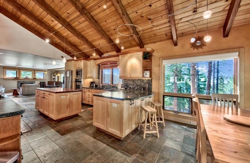 Montgomery Estates Cabin | Air Conditioning, Walk to Trails, Game Room, Hot Tub, 10 Beds, Large 5br, Near Lake