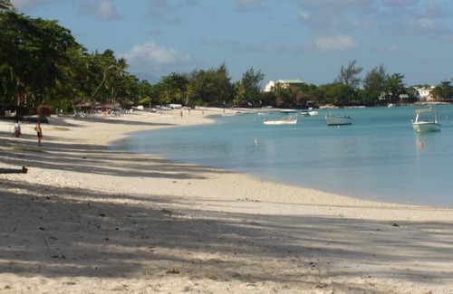 Trou aux Biches Apartment | Air conditioning Apartment 2 bedrooms 150 meters from the beach