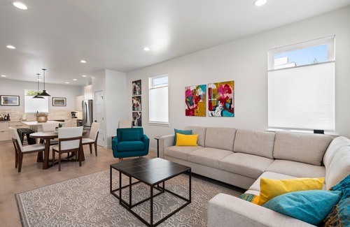 Durango House | Air-Conditioning, Monthly Discount, Pet Friendly!