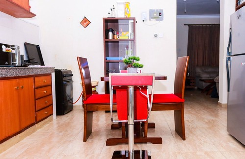 Tangana Apartment | Air-conditioning, Self-Catering, Free Parking, Wi-Fi, Comfy & Ideal for Work!