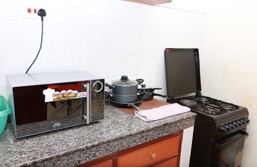 Tangana Apartment | Air-conditioning, Self-Catering, Free Parking, Wi-Fi, Comfy & Ideal for Work!