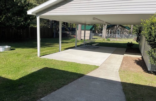 St. Helen House | Air conditioning, very clean, cozy and comfortable house. Has amenities.